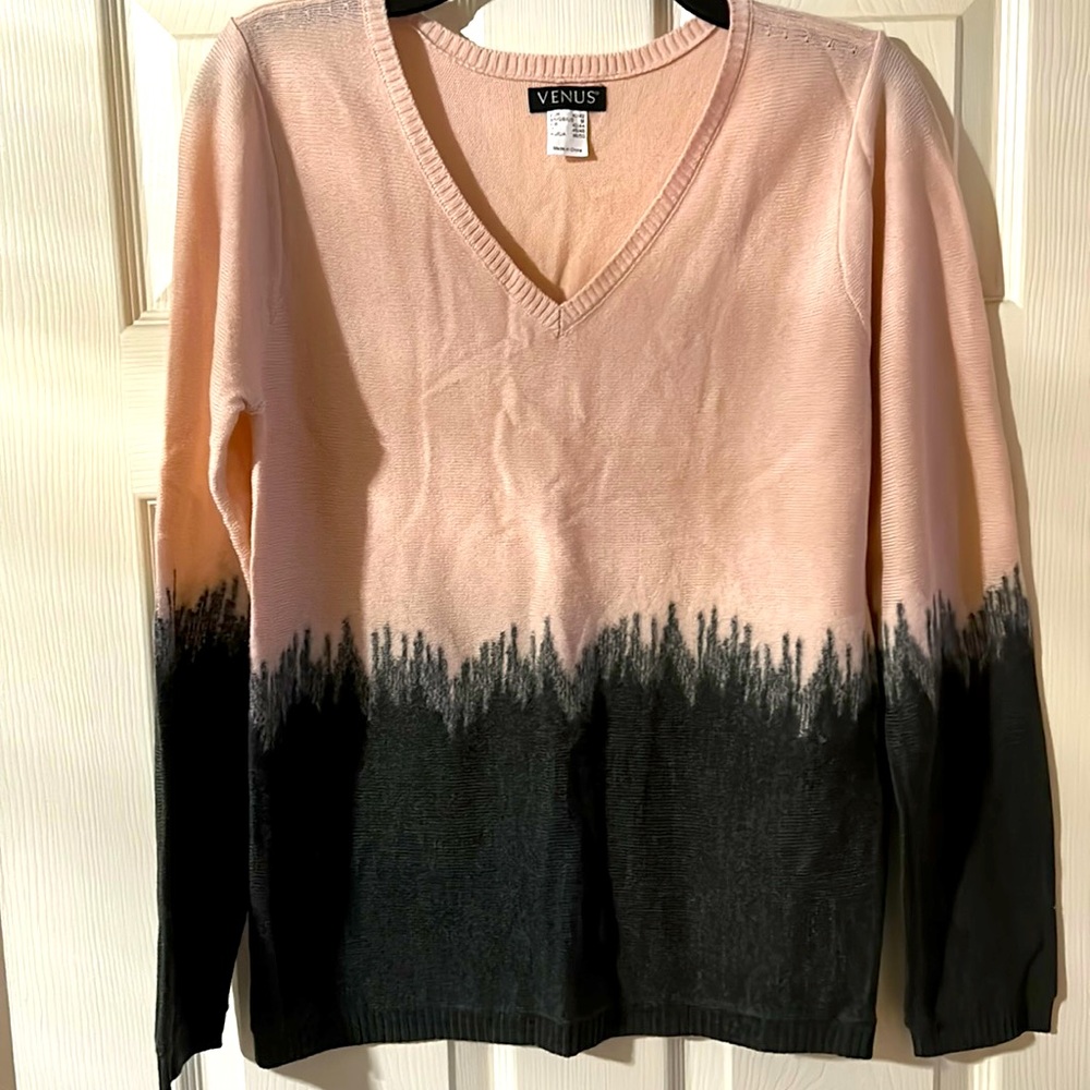 Sweater Venus brand size Medium, never been worn V neck very soft